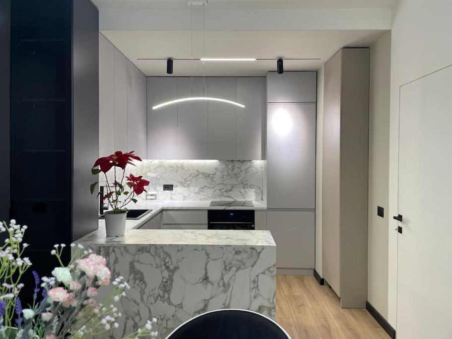 Angry Architects Apartment01 Тирана Екстериор снимка