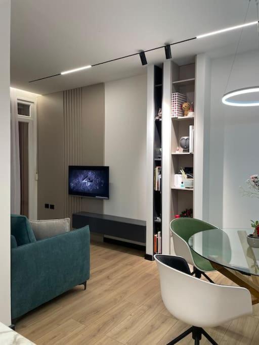 Angry Architects Apartment01 Тирана Екстериор снимка